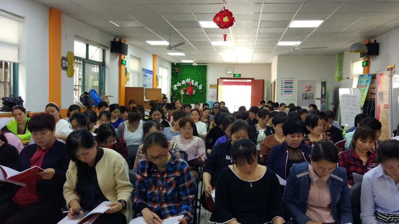 在开设宝宝游泳馆之前，需要办理以下手续：